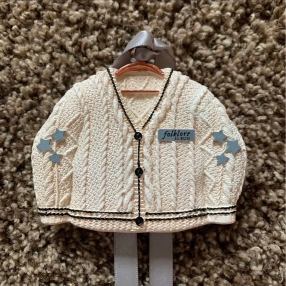 NEW Taylor Swift Cardigan Ornament - Picture 1 of 13